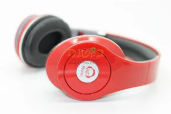 אוזניות גדולות